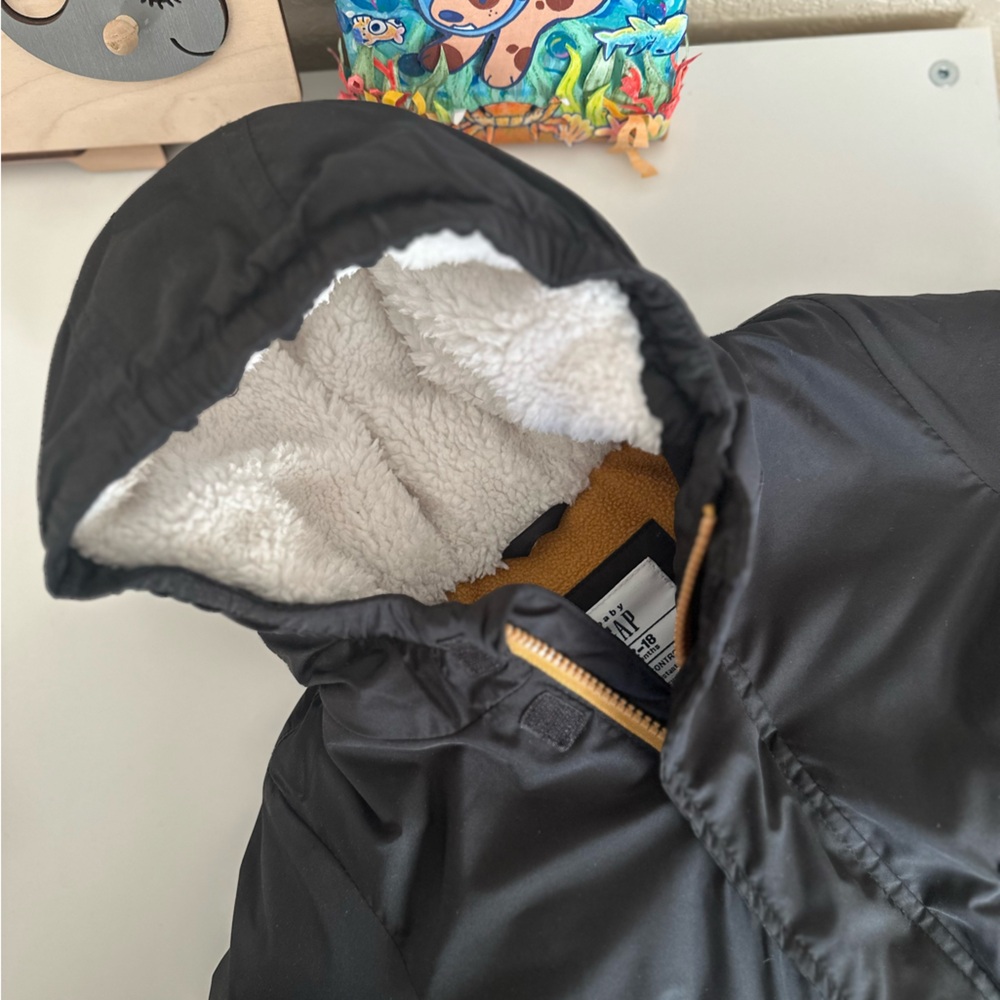 GAP winter jacket - Picture 2 of 5